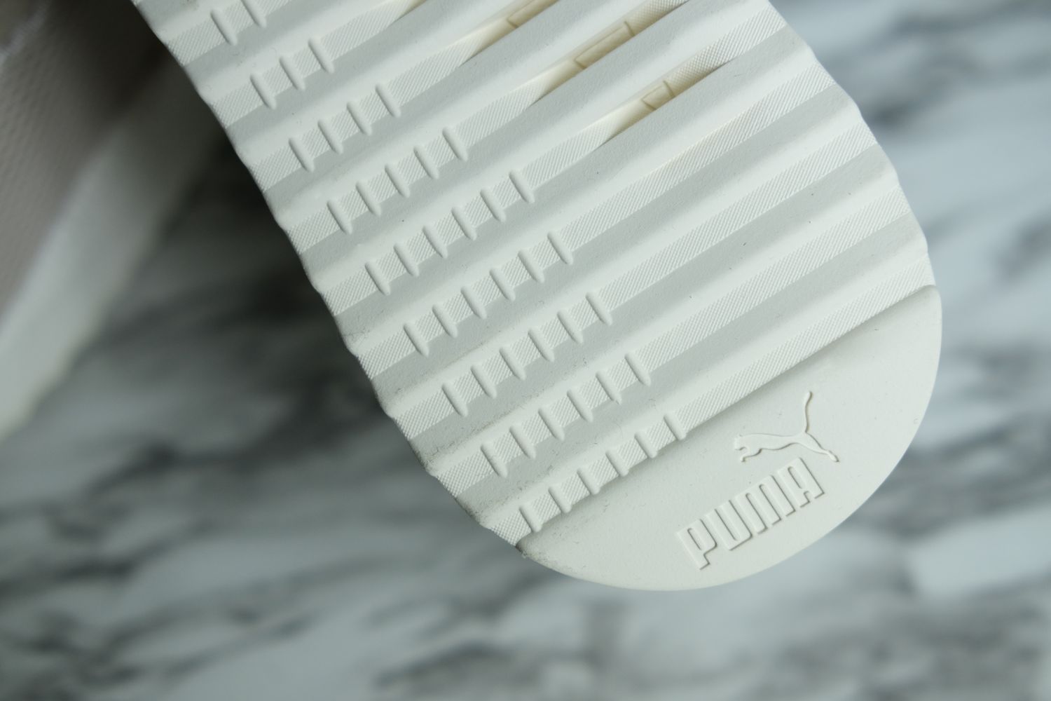 Logo-ul produselor originale Puma
