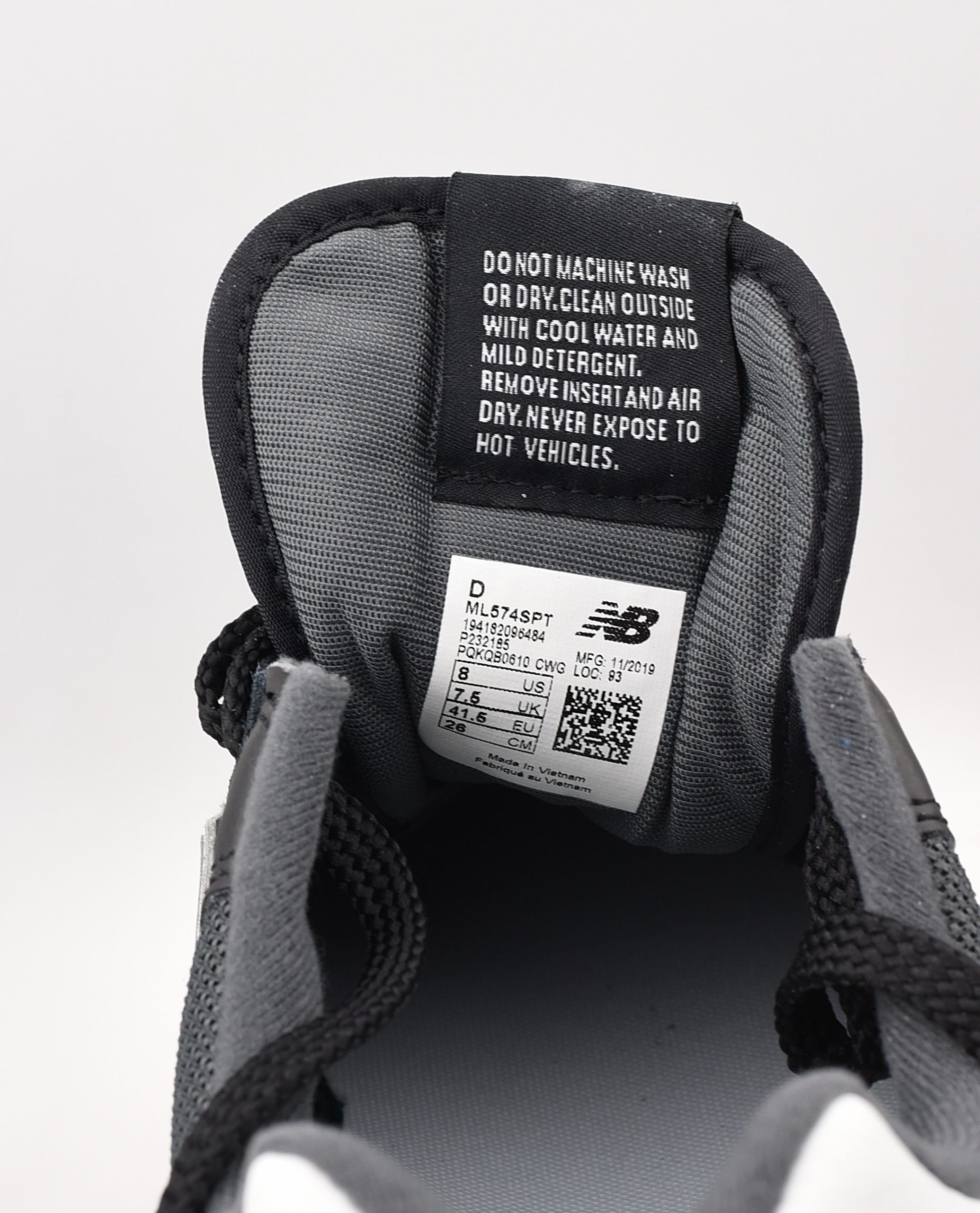 Eticheta produselor  New Balance originale